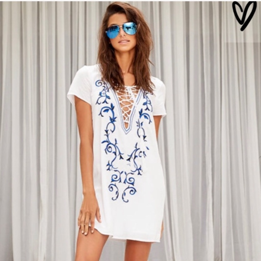 Lulu’s White Lace Up Shift Dress